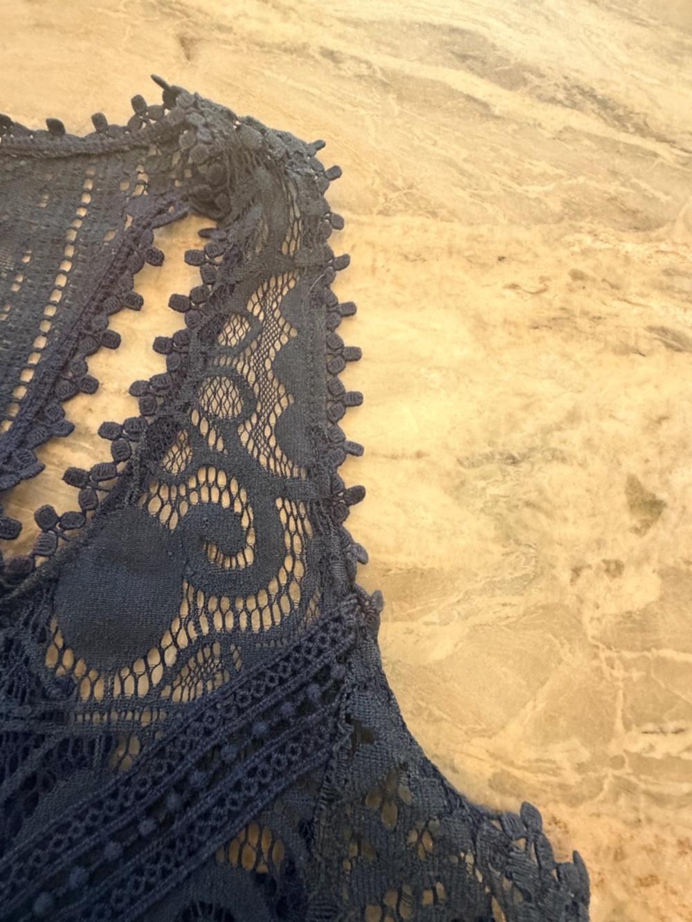 Eyeshadow Lace Top Womens Small Navy Crochet Sheer Boho Sleeveless Blouse - Picture 3 of 9